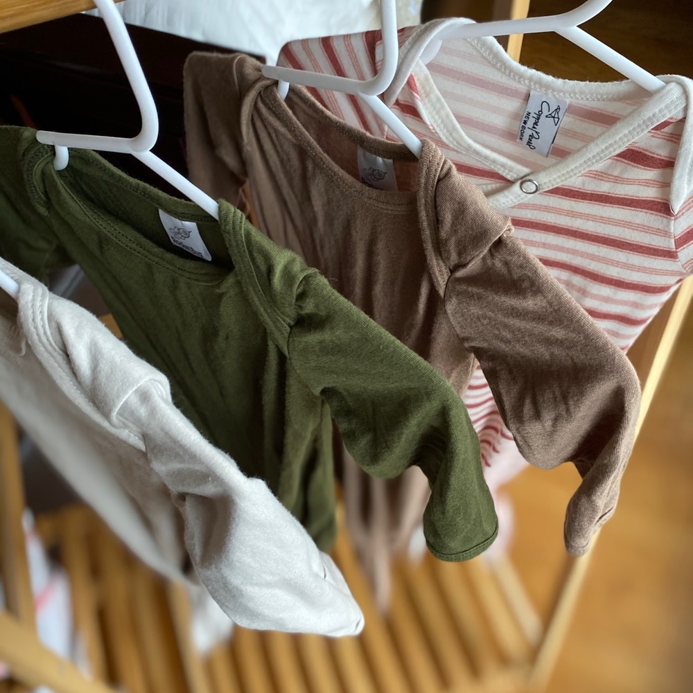 baby gowns O-3 months